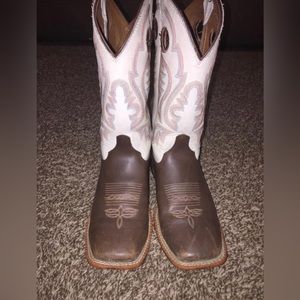 Justin Square toed size 4 in girls!! willing to ship!!! ⭐️make offers⭐️